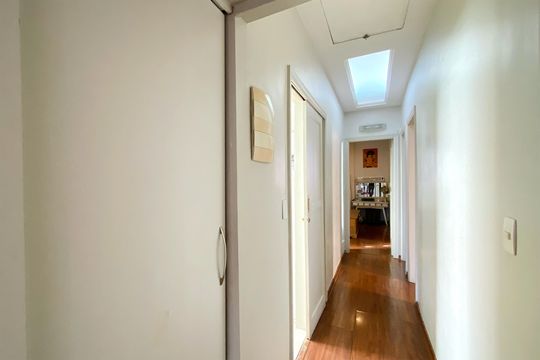 Corredor de casa à venda com 8 quartos, 350m² em Barroca, Belo Horizonte