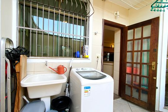 Casa 2 - Area de Serviço de casa à venda com 8 quartos, 350m² em Barroca, Belo Horizonte