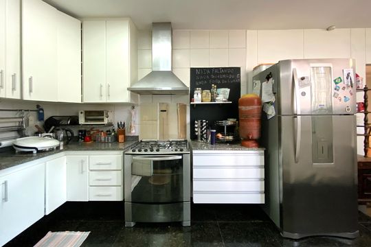 Cozinha de casa à venda com 8 quartos, 350m² em Barroca, Belo Horizonte