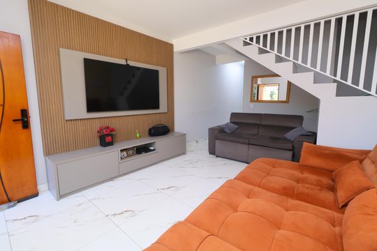 Sala de casa à venda com 3 quartos, 133m² em Jardim Ipanema, Santo André