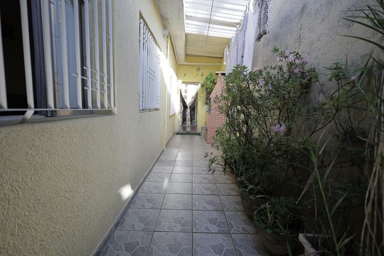 Quintal e Churrasqueira de casa à venda com 3 quartos, 196m² em Vila Linda, Santo André