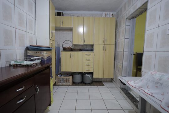 Área de Serviço de casa à venda com 3 quartos, 196m² em Vila Linda, Santo André
