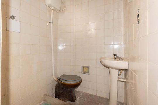 Banheiro 1 de casa à venda com 2 quartos, 250m² em Grajaú, Rio de Janeiro