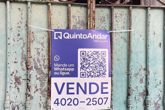 Plaquinha de casa à venda com 2 quartos, 250m² em Grajaú, Rio de Janeiro