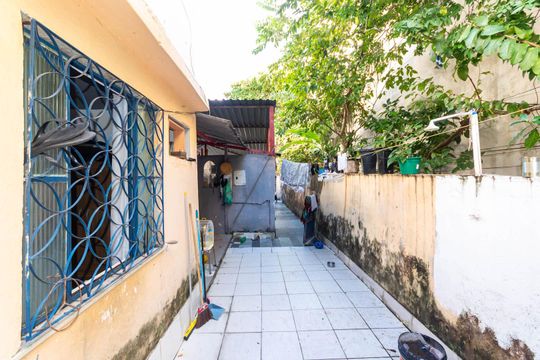 Quintal de casa à venda com 2 quartos, 250m² em Grajaú, Rio de Janeiro