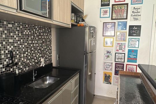 Cozinha de apartamento à venda com 2 quartos, 49m² em Jardim Bela Vista, Guarulhos