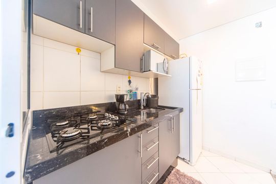 Cozinha  de apartamento à venda com 2 quartos, 51m² em Vila Curuçá, Santo André