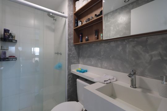 Banheiro de apartamento à venda com 2 quartos, 42m² em Vila Esperança, São Paulo