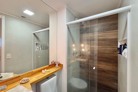 Banheiro de apartamento à venda com 2 quartos, 70m² em Vila Albertina, São Paulo