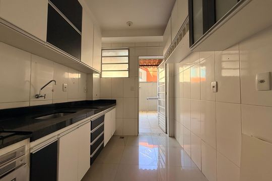 Cozinha de apartamento à venda com 2 quartos, 90m² em Manacás, Belo Horizonte