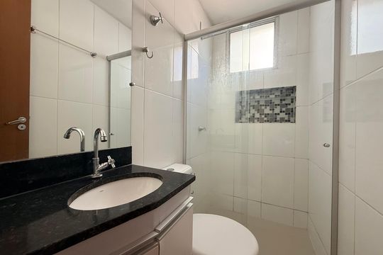 Banheiro de apartamento à venda com 2 quartos, 90m² em Manacás, Belo Horizonte