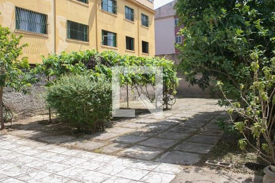 Casa para alugar com 4 quartos, 400m² em Cachoeirinha, Belo Horizonte