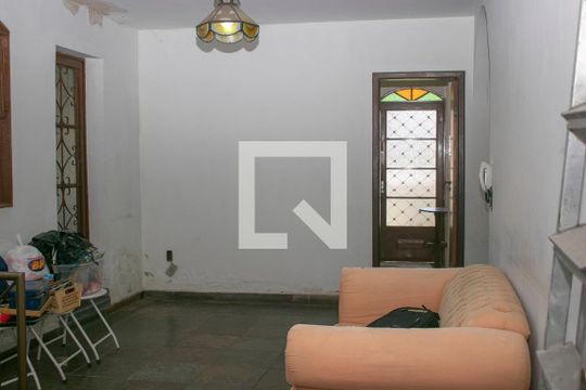Casa para alugar com 4 quartos, 400m² em Cachoeirinha, Belo Horizonte