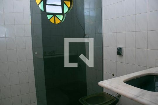 Casa para alugar com 4 quartos, 400m² em Cachoeirinha, Belo Horizonte