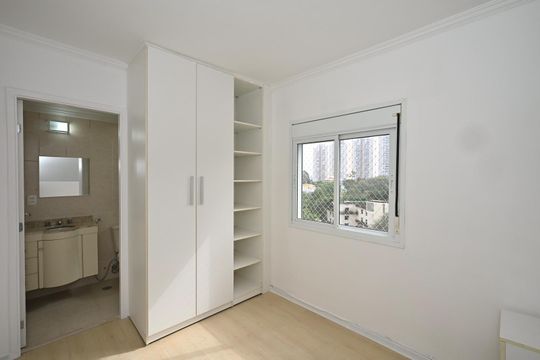 Suíte de apartamento para alugar com 2 quartos, 52m² em Vila Suzana, São Paulo