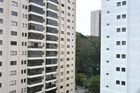 Vista do Quarto  de apartamento para alugar com 2 quartos, 52m² em Vila Suzana, São Paulo