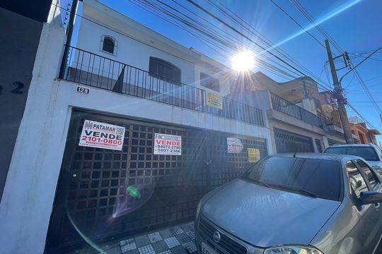 Fachada de casa à venda com 5 quartos, 120m² em Vila Dalva, São Paulo