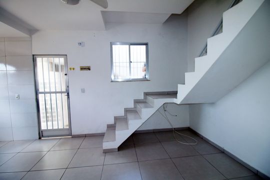Sala de casa para alugar com 2 quartos, 84m² em Brás de Pina, Rio de Janeiro