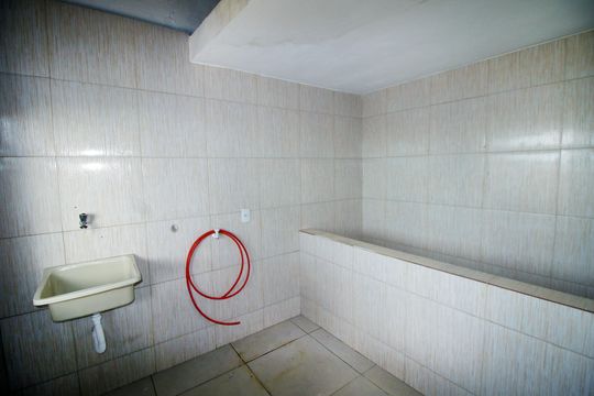 Área de Serviço de casa para alugar com 2 quartos, 84m² em Brás de Pina, Rio de Janeiro