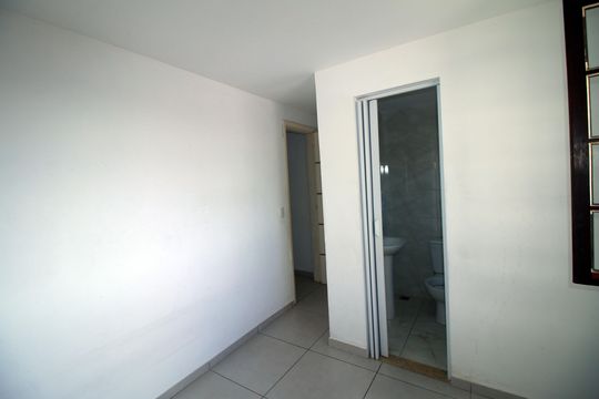 Quarto 2 de casa para alugar com 2 quartos, 84m² em Brás de Pina, Rio de Janeiro