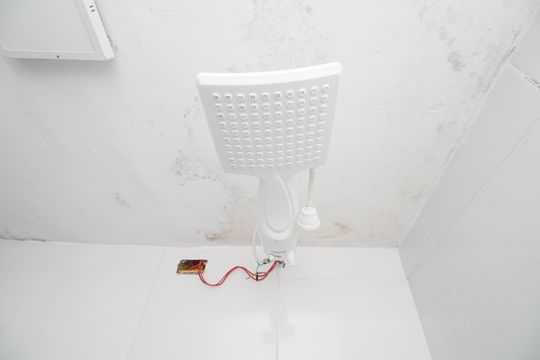 Banheiro de casa para alugar com 1 quarto, 50m² em Vila Pirajussara, São Paulo