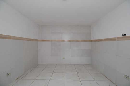 Casa para alugar com 1 quarto, 50m² em Vila Pirajussara, São Paulo