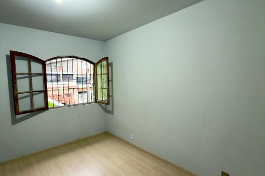 Quarto de casa à venda com 3 quartos, 315m² em Vila Vitória, Santo André