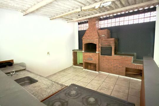 Área externa de casa à venda com 3 quartos, 315m² em Vila Vitória, Santo André