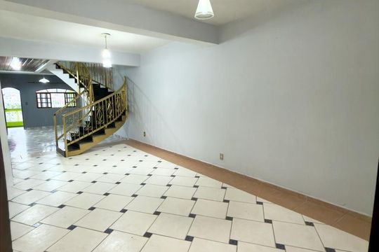 Sala de casa à venda com 3 quartos, 315m² em Vila Vitória, Santo André