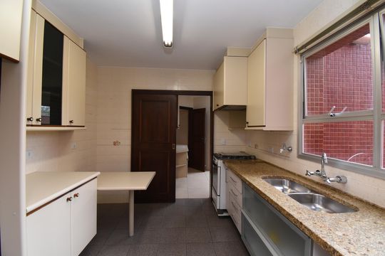 Cozinha de apartamento para alugar com 4 quartos, 261m² em Batel, Curitiba