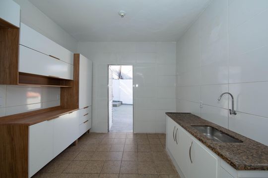 COZINHA de casa para alugar com 2 quartos, 130m² em Havaí, Belo Horizonte