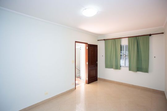 Casa à venda com 5 quartos, 249m² em Centro, Diadema
