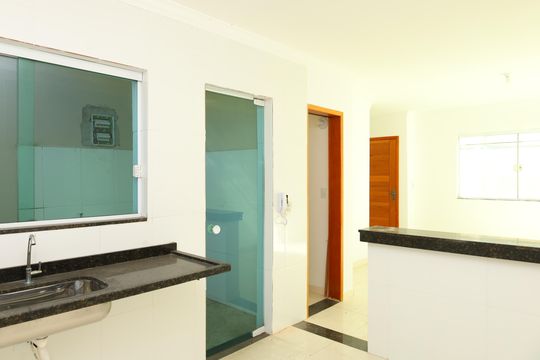 Cozinha de casa de condomínio para alugar com 2 quartos, 68m² em Itaquera, São Paulo