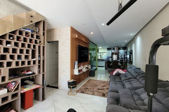 Sala de casa para alugar com 3 quartos, 300m² em Jardim Sao Paulo, Itaquaquecetuba