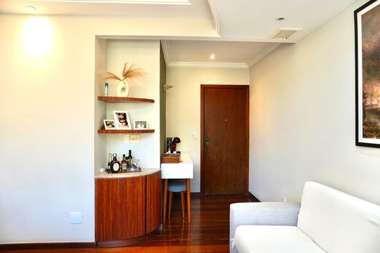 Sala de apartamento à venda com 3 quartos, 98m² em Santo Antônio, Belo Horizonte