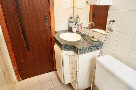 Banheiro Social de apartamento à venda com 3 quartos, 98m² em Santo Antônio, Belo Horizonte