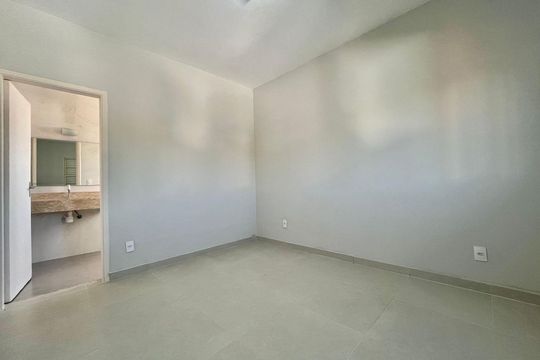 Suíte de casa à venda com 4 quartos, 190m² em Jardim Leonor, Campinas