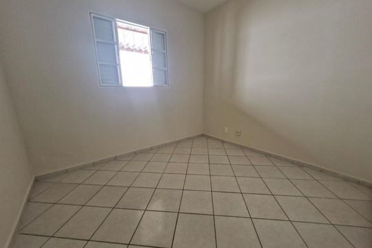 Foto 05 de casa à venda com 2 quartos, 175m² em Parque Residencial Jundiaí, Jundiaí