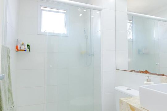 Banheiro da Suíte de apartamento à venda com 3 quartos, 72m² em Vila Galvão, Guarulhos