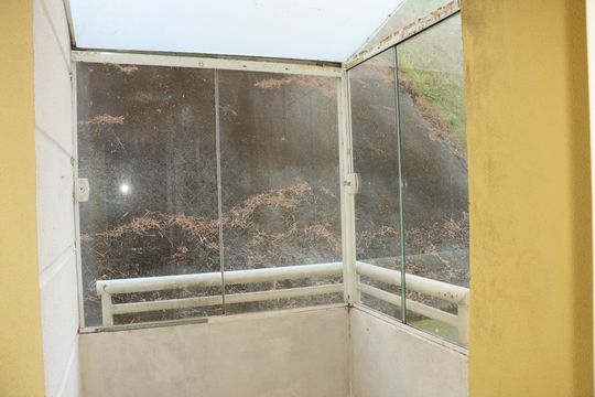 Varanda da sala de apartamento para alugar com 2 quartos, 50m² em Jardim Isis, Cotia