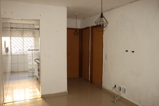 Sala de apartamento para alugar com 2 quartos, 50m² em Jardim Isis, Cotia