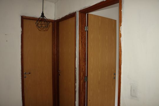 Corredor de apartamento para alugar com 2 quartos, 50m² em Jardim Isis, Cotia