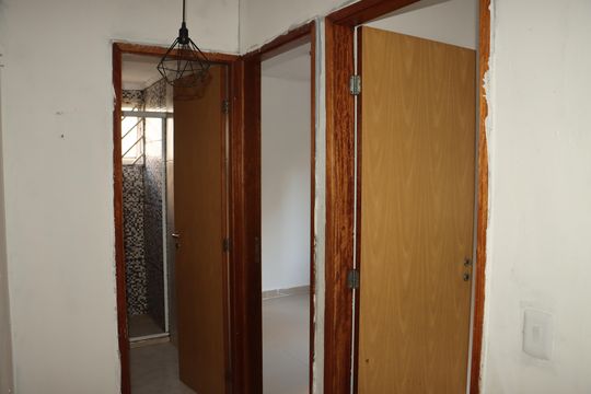 Corredor de apartamento para alugar com 2 quartos, 50m² em Jardim Isis, Cotia