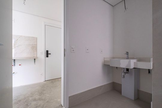 Banheiro de kitnet/studio à venda com 1 quarto, 26m² em Cerqueira César, São Paulo