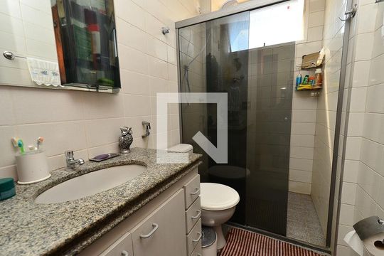 Banheiro de apartamento à venda com 2 quartos, 62m² em Graça, Belo Horizonte