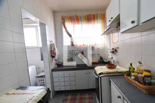 Cozinha de apartamento à venda com 2 quartos, 62m² em Graça, Belo Horizonte