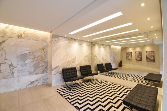 Hall de entrada de kitnet/studio para alugar com 1 quarto, 25m² em São Francisco, Curitiba