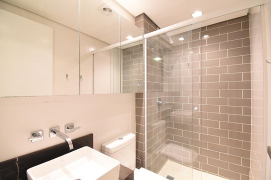 Banheiro do Studio de kitnet/studio para alugar com 1 quarto, 25m² em São Francisco, Curitiba