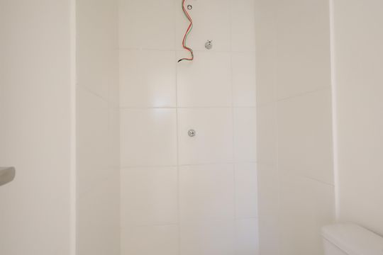 Banheiro de kitnet/studio para alugar com 1 quarto, 17m² em Vila Andrade, São Paulo