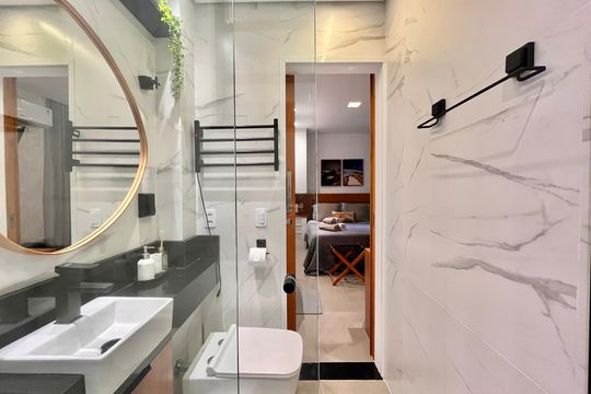 Banheiro da Suíte de apartamento para alugar com 1 quarto, 50m² em Copacabana, Rio de Janeiro